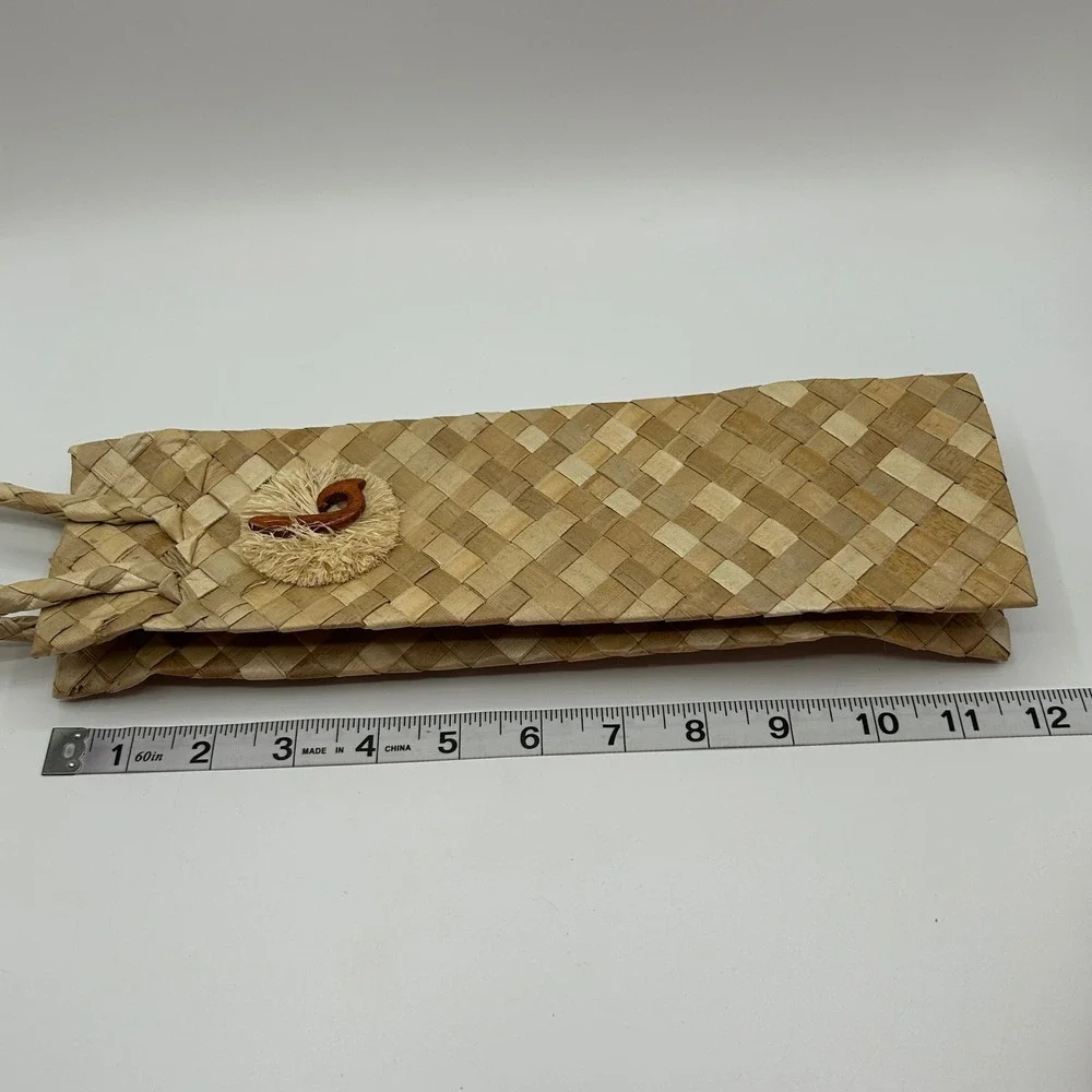 Woven Straw Wine Bottle Gift Bag Natural Palm Leaf Braided Handle Tropical Tiki